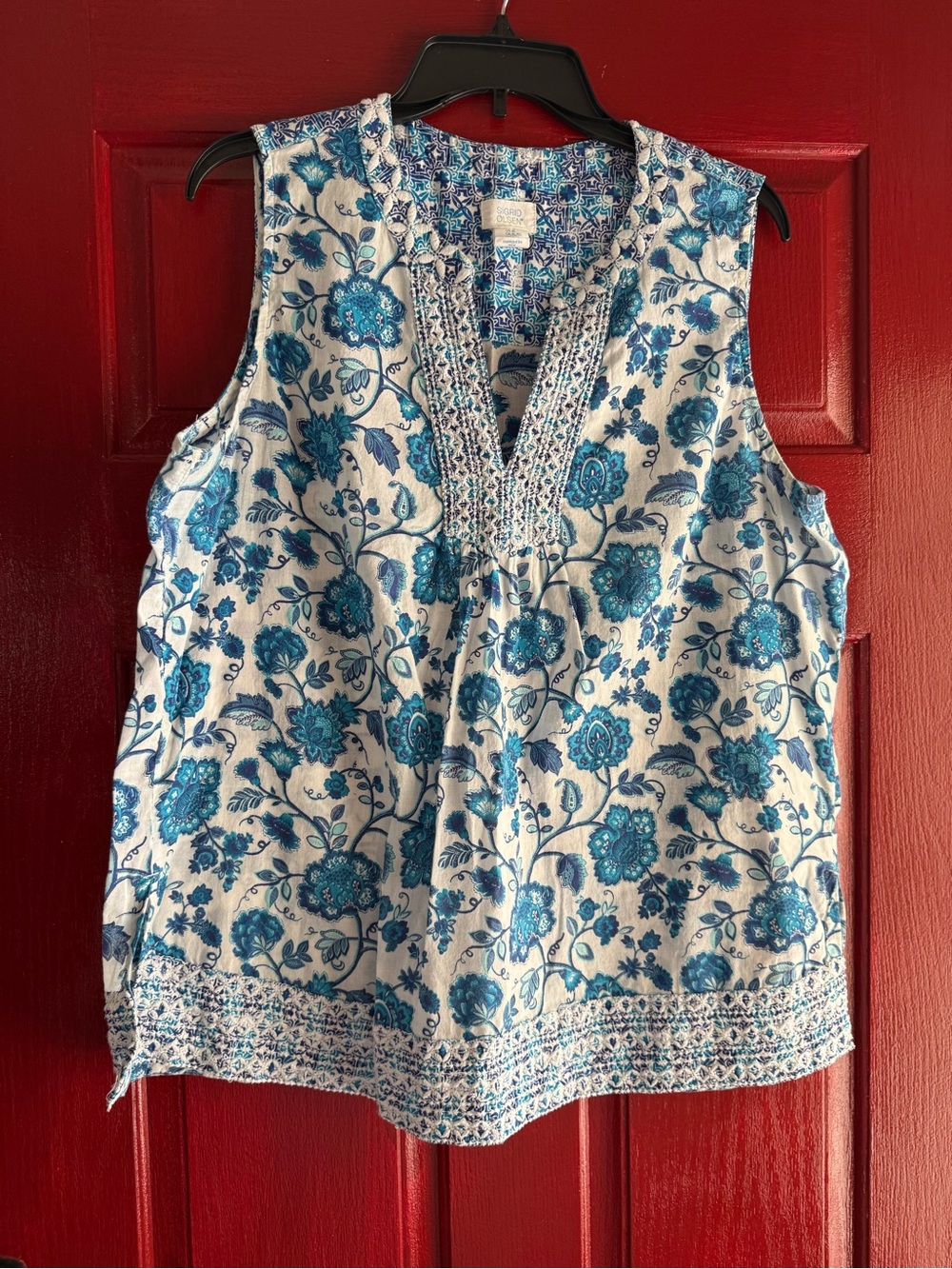 Sleeveless Blue Floral V-Neck Embroidered top